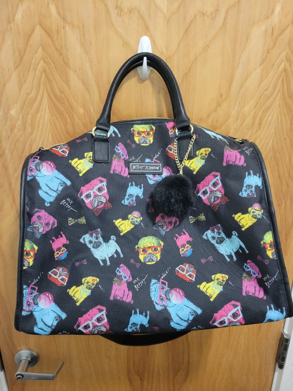 Betsey Johnson Pug Weekender Bag & Lunch Tote - Picture 2 of 13